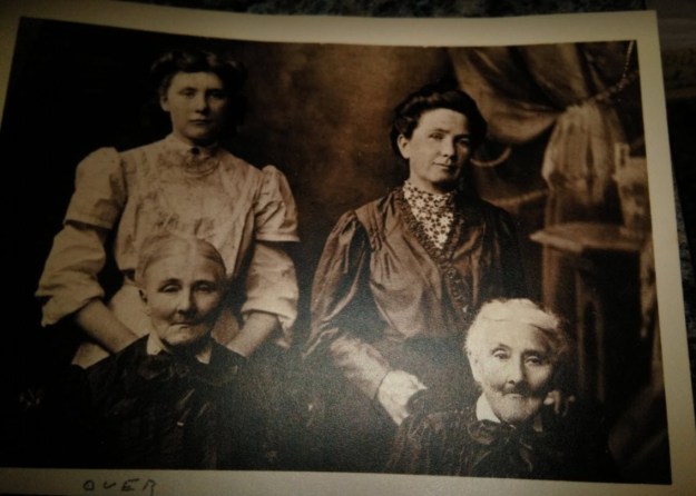elizabeth jane wallace and martha cash